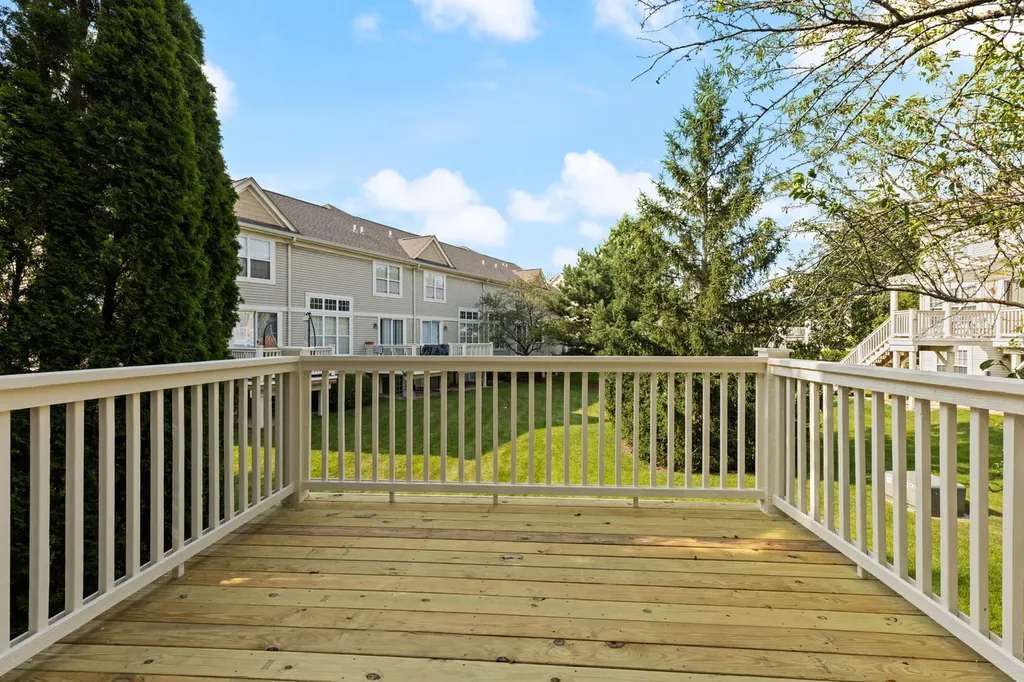 487 Vaughn Circle Aurora IL 60502
