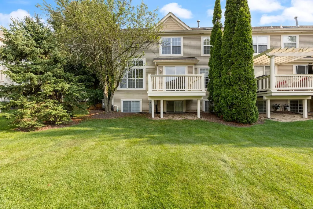 487 Vaughn Circle Aurora IL 60502