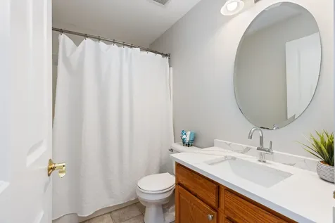 487 Vaughn Circle Aurora IL 60502