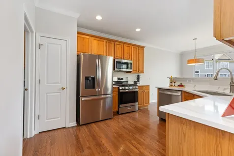 487 Vaughn Circle Aurora IL 60502