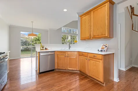 487 Vaughn Circle Aurora IL 60502