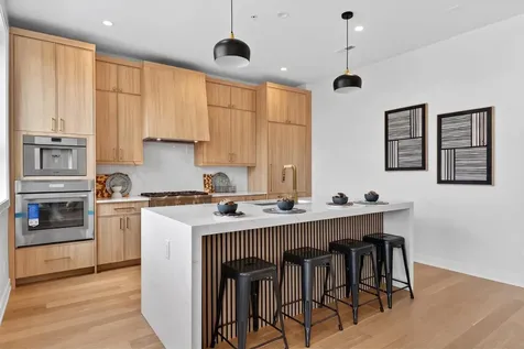 1347 West Grand Avenue Chicago IL 60642
