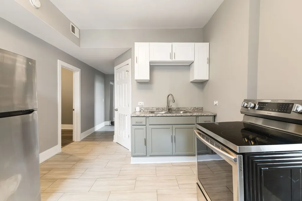 5206 South May Street Chicago IL 60609
