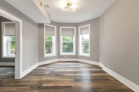 5206 South May Street Chicago IL 60609