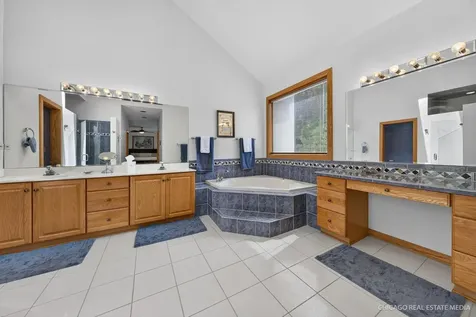 11923 Devonshire Street Algonquin IL 60102