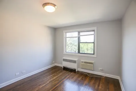 6803 North Ridge Boulevard Chicago IL 60645