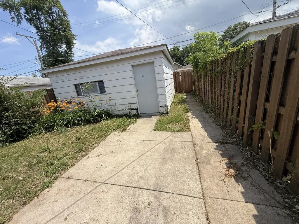 8839 South Throop Street Chicago IL 60620