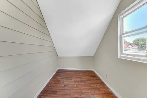 4824 West Byron Street Chicago IL 60641