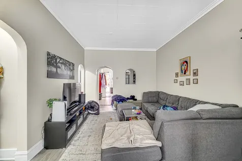 4824 West Byron Street Chicago IL 60641