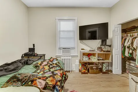 4824 West Byron Street Chicago IL 60641