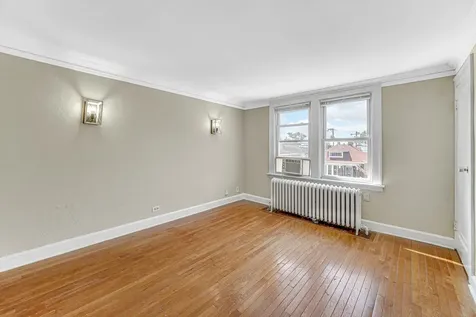 4824 West Byron Street Chicago IL 60641