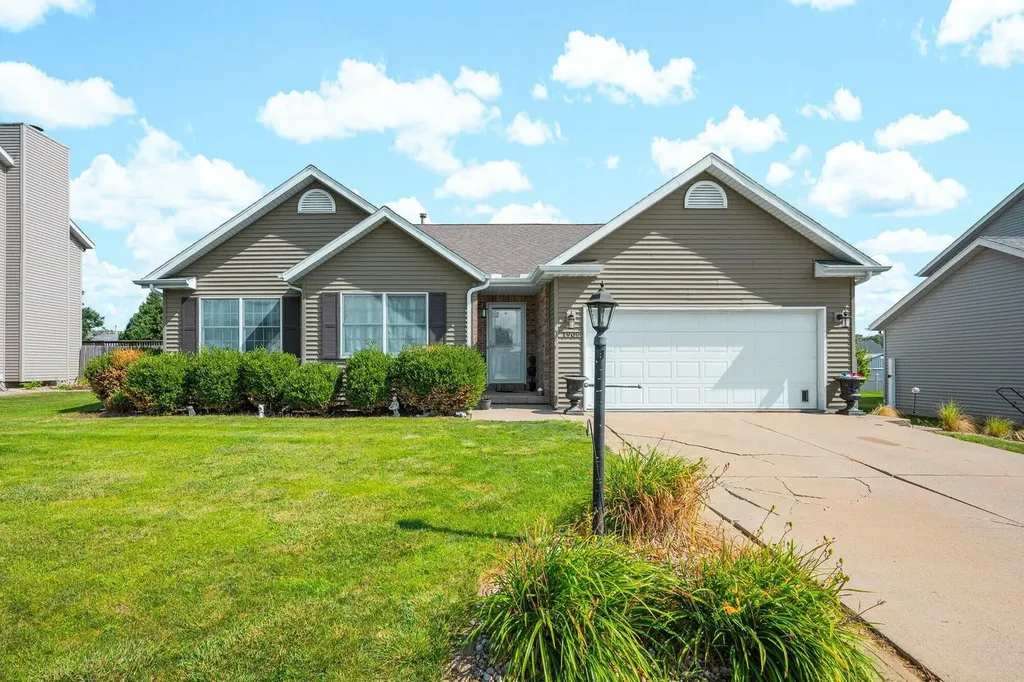 1909 Cobblestone Washington IL 61571