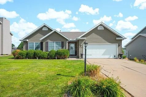 1909 Cobblestone Washington IL 61571