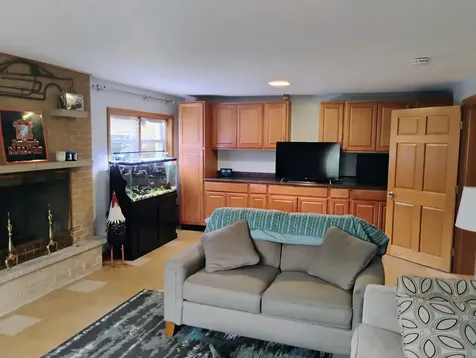 904 South Edward Street Mount Prospect IL 60056