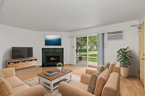 522 East Spruce Drive Palatine IL 60074