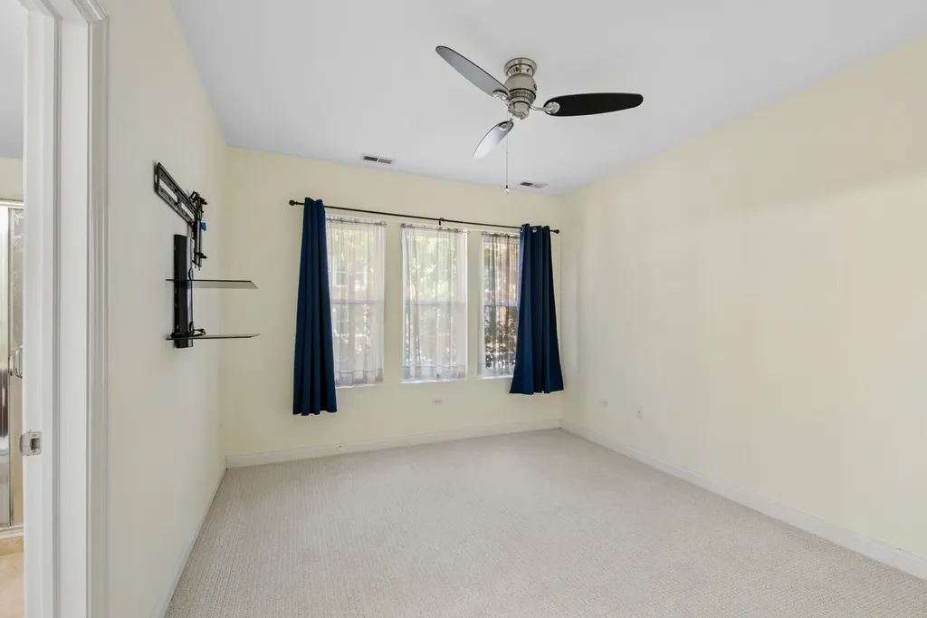 1624 West Grace Street Chicago IL 60613