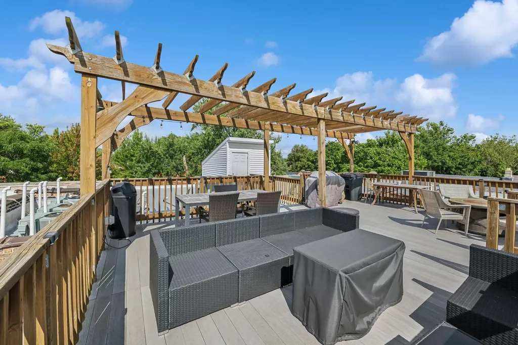 1624 West Grace Street Chicago IL 60613