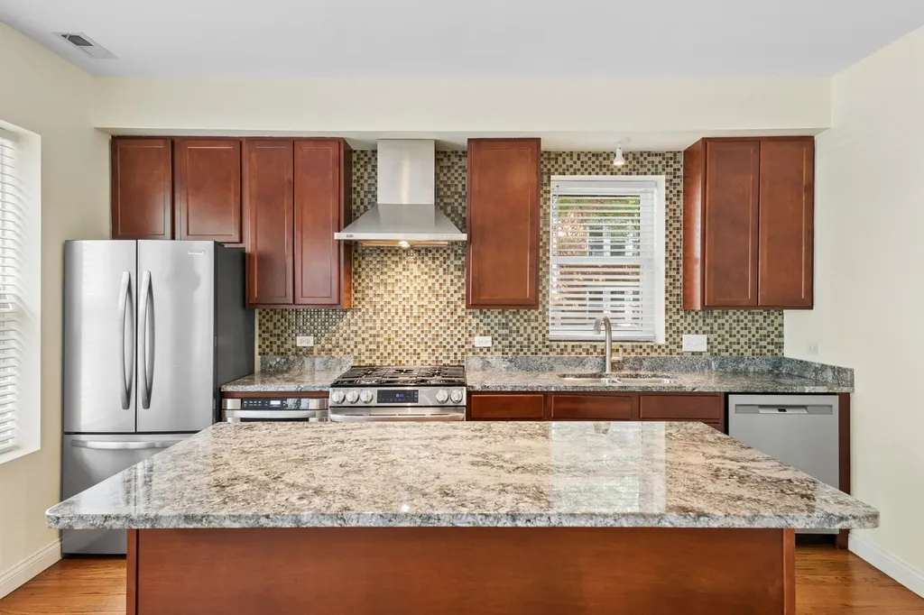 1624 West Grace Street Chicago IL 60613