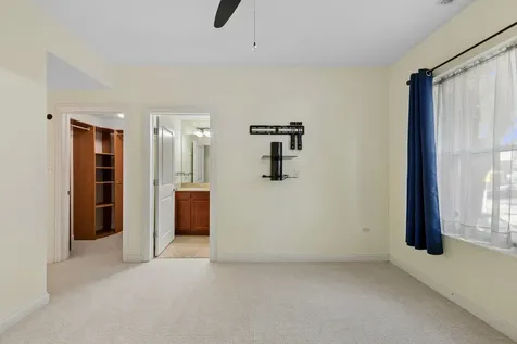 1624 West Grace Street Chicago IL 60613