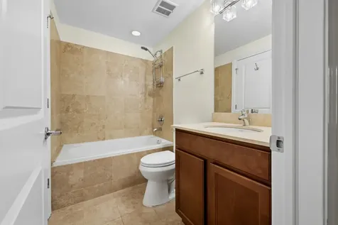 1624 West Grace Street Chicago IL 60613