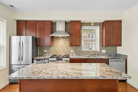 1624 West Grace Street Chicago IL 60613
