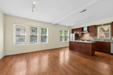 1624 West Grace Street Chicago IL 60613