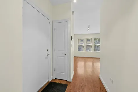 1624 West Grace Street Chicago IL 60613