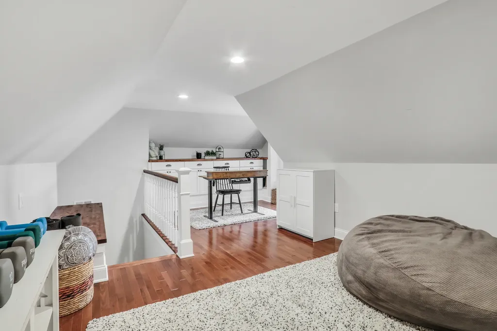 42037 North Old Lake Avenue Antioch IL 60002