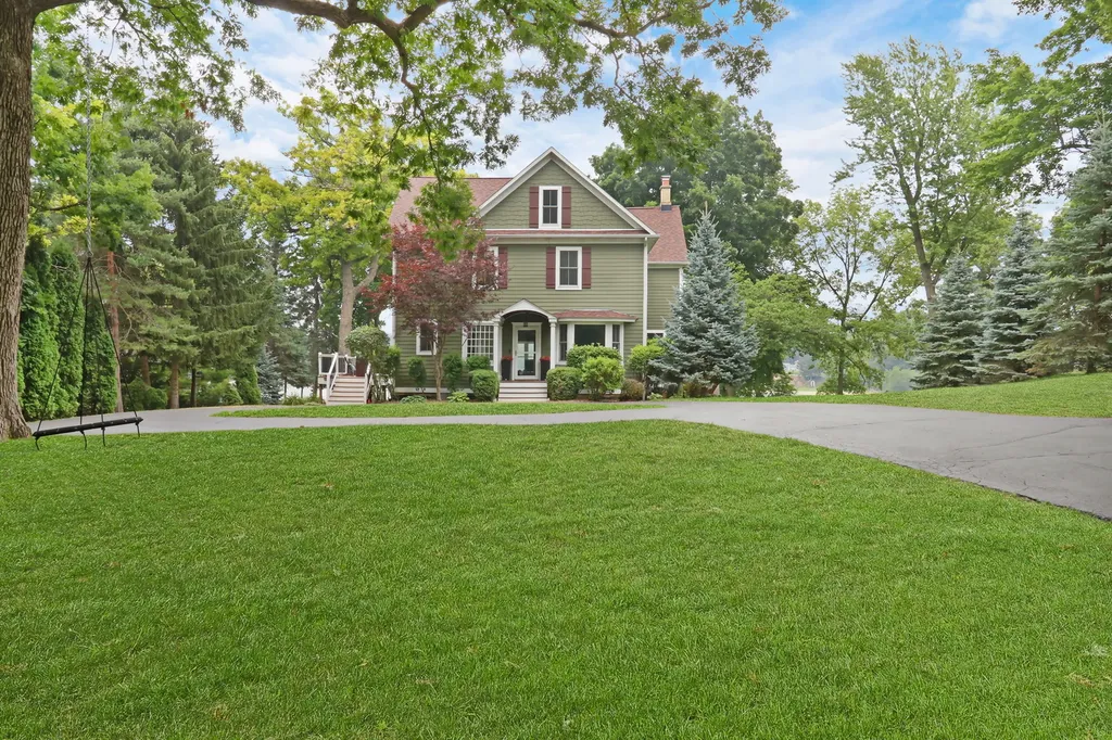 42037 North Old Lake Avenue Antioch IL 60002