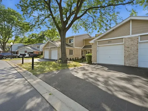 252 West Golfview Terrace Palatine IL 60067