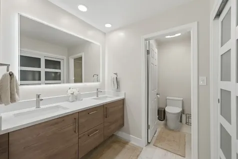 252 West Golfview Terrace Palatine IL 60067
