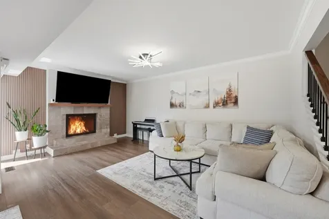 252 West Golfview Terrace Palatine IL 60067