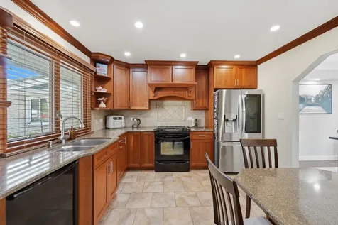 252 West Golfview Terrace Palatine IL 60067