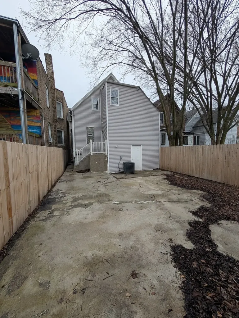 654 East 92nd Place Chicago IL 60619
