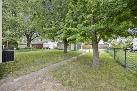 17949 Escanaba Avenue Lansing IL 60438