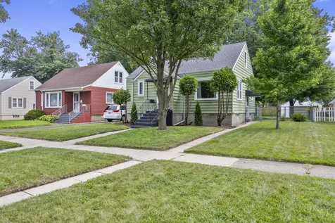 17949 Escanaba Avenue Lansing IL 60438