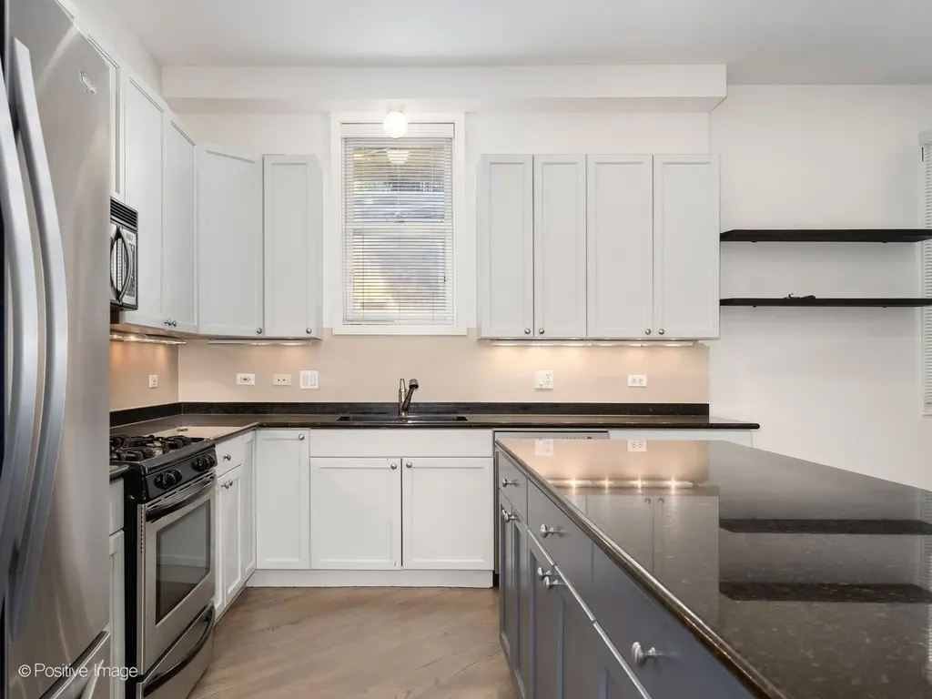 1761 West Morse Avenue Chicago IL 60626