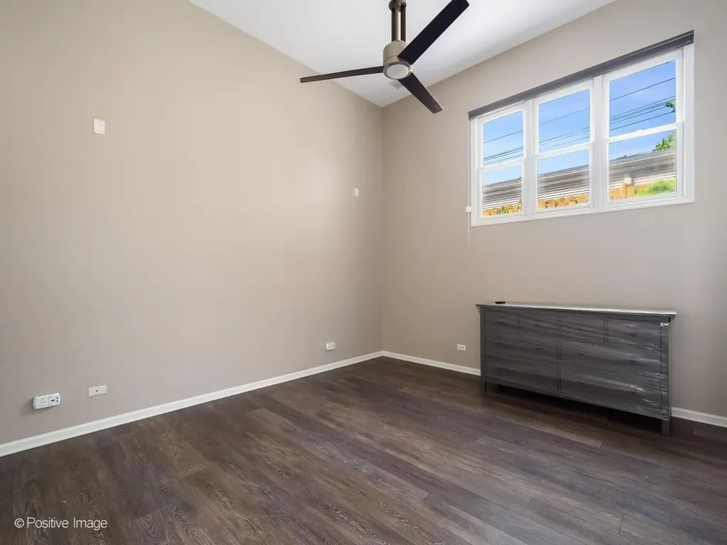1761 West Morse Avenue Chicago IL 60626