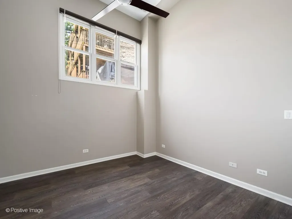 1761 West Morse Avenue Chicago IL 60626