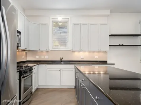 1761 West Morse Avenue Chicago IL 60626