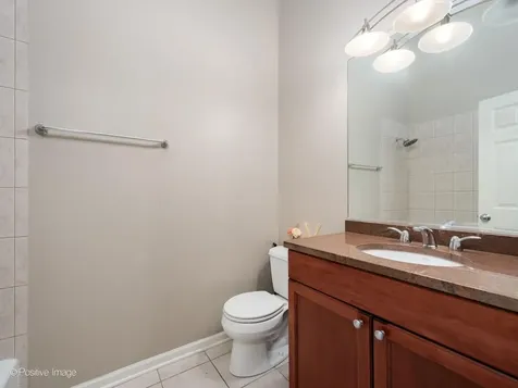 1761 West Morse Avenue Chicago IL 60626