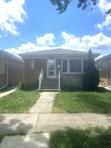 7519 West Winnemac Avenue Harwood Heights IL 60706