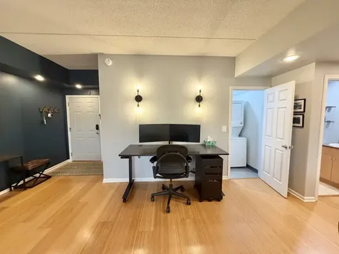 4625 West Lawrence Avenue Chicago IL 60630