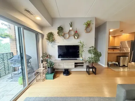 4625 West Lawrence Avenue Chicago IL 60630