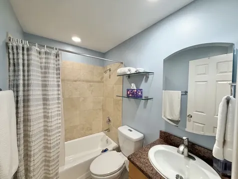 4625 West Lawrence Avenue Chicago IL 60630
