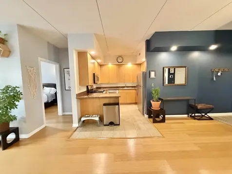 4625 West Lawrence Avenue Chicago IL 60630