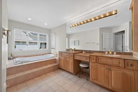 6515 Manor Drive Burr Ridge IL 60527