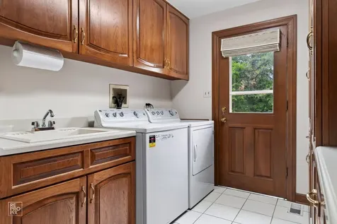 6515 Manor Drive Burr Ridge IL 60527
