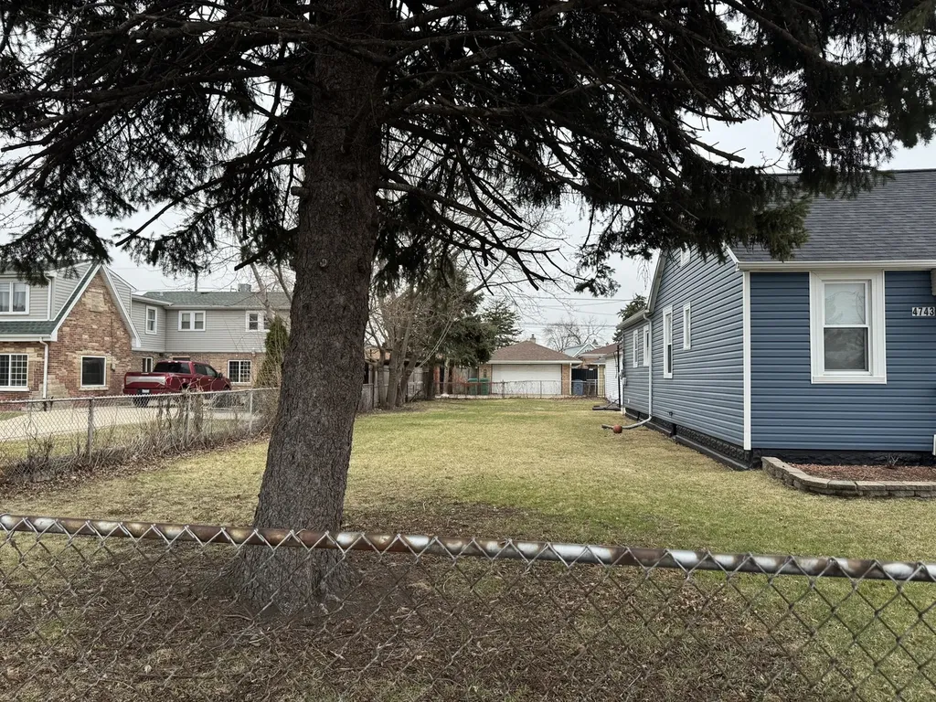 4743 South Lockwood Avenue Chicago IL 60638