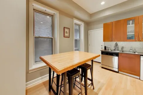 1729 West Erie Street Chicago IL 60622